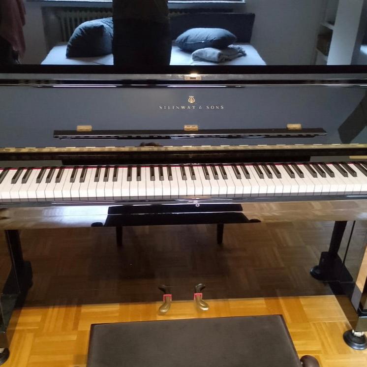 Steinway V 125 (4'1") - 1981 ONLINE INVENTORY Call for Availability