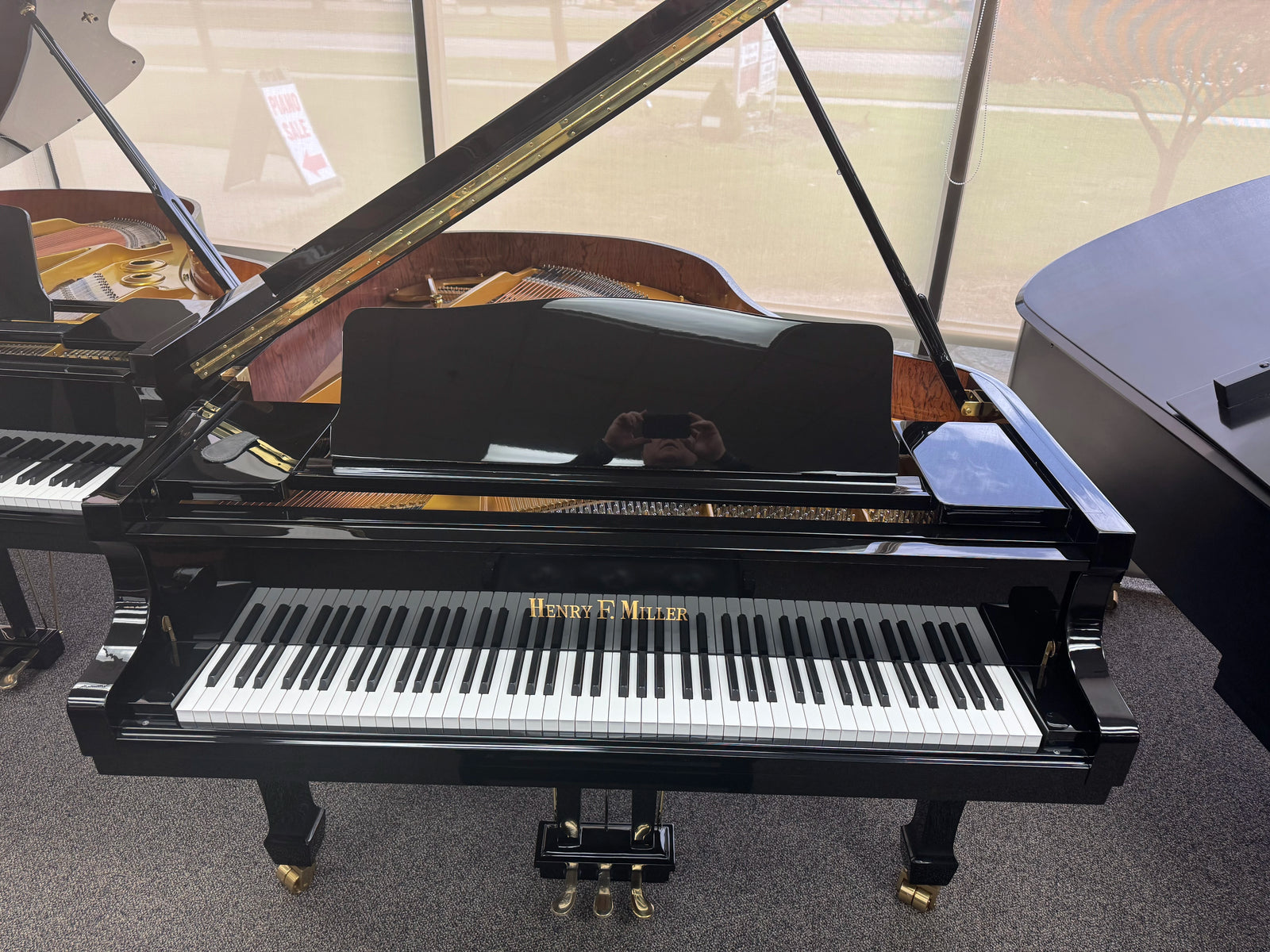 Henry F. Miller KC 186 6‘1“ Black Polish